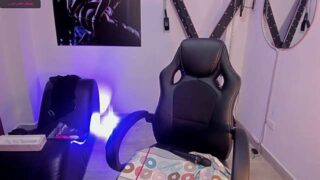 Ariawalker naked stripping on cam for live sex video chat