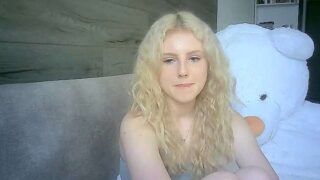 Kittie_Anny naked stripping on cam for live sex video chat