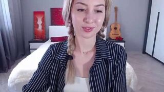 VictoriaTiger naked stripping on cam for live sex video chat