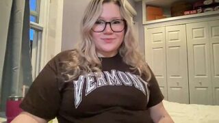 PiggyRose naked stripping on cam for live sex video chat