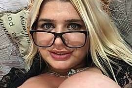 AngelStefaniFan naked stripping on cam for live sex video chat
