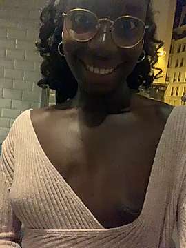 Bella_Binta naked stripping on cam for live sex video chat