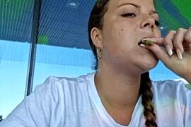 Lea_Lovebird naked stripping on cam for live sex video chat