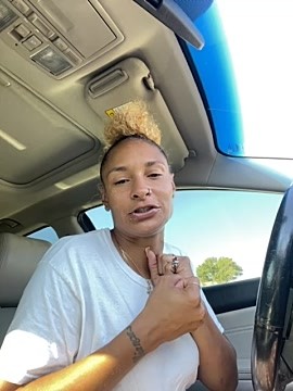 LolaBodyBunny naked stripping on cam for live sex video chat