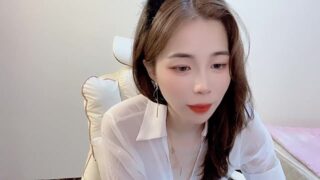 Lucy_Top naked stripping on cam for live sex video chat