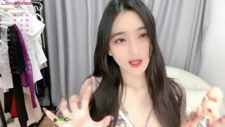 qing_qq naked stripping on cam for live sex video chat