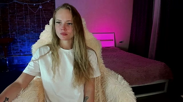 Stefanie_Collins naked stripping on cam for live sex video chat