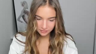 Tina-Bright naked stripping on cam for live sex video chat