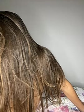 Vogliosa_xxx naked stripping on cam for live sex video chat