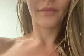 yasmine6422 naked stripping on cam for live sex video chat