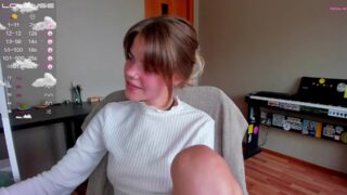 Allie_S naked stripping on cam for live sex video chat