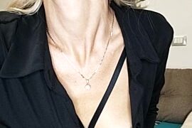 Mashaa10 naked stripping on cam for live sex video chat