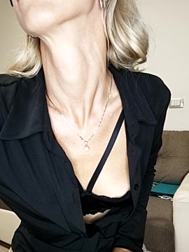 Mashaa10 naked stripping on cam for live sex video chat