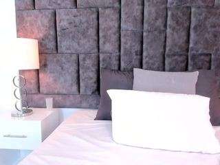 Petit-RosseOwO nude on cam – live sex chat