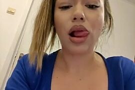 Ella_Alexis naked stripping on cam for live sex video chat