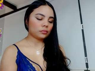 Kylieloove nude on cam – live sex chat