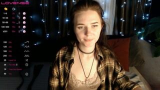 LissMoon naked stripping on cam for live sex video chat