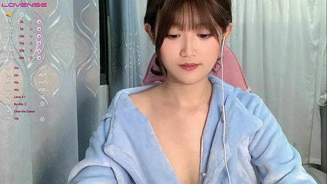 xiaokeaibaby naked stripping on cam for live sex video chat