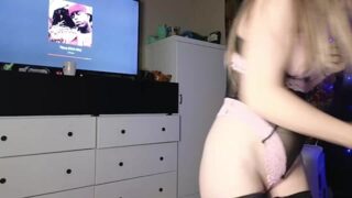 Cutiepietease02 naked stripping on cam for live sex video chat