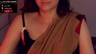 nylaahh-1 naked stripping on cam for live sex video chat