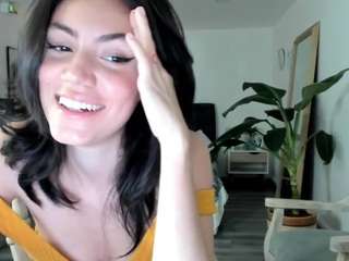 Mara R. nude before webcam – Live Sex Chat