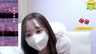 SHIZUKUxx nude stripping on webcam for live sex video chat