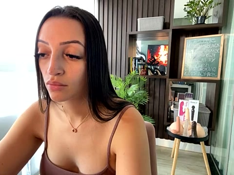 bellelouise nude stripping on webcam for live sex video chat