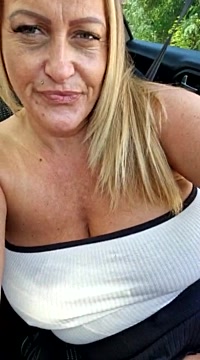 Isabellaa04 nude stripping on webcam for live sex video chat