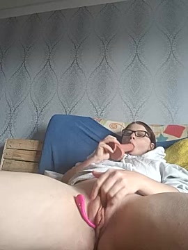 Leonie18sexy nude stripping on webcam for live sex video chat