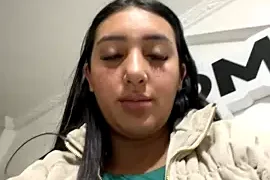 Hannahoff nude stripping on webcam for live sex video chat