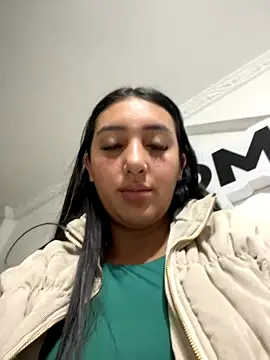 Hannahoff nude stripping on webcam for live sex video chat