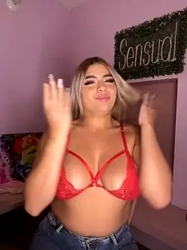 Mia_PinkH nude stripping on webcam for live sex video chat