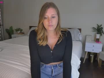Reign nude before webcam – Live Sex Chat
