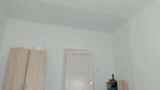 Alice Us nude before webcam – Live Sex Chat