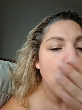 Anna_Alexa nude stripping on webcam for live sex video chat