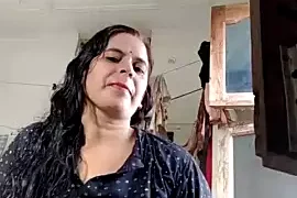 vndesi nude stripping on webcam for live sex video chat