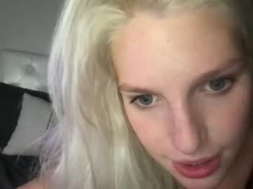 BRIT nude before webcam – Live Sex Chat