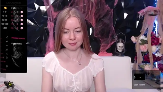 ElinaLun nude stripping on webcam for live sex video chat