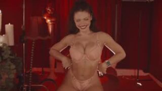 Lucie nude before webcam – Live Sex Chat