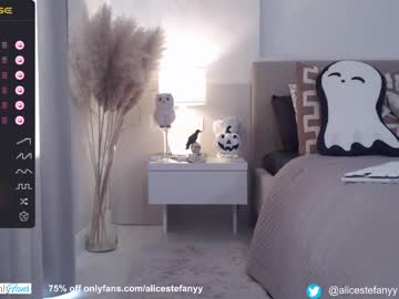 Steph nude before webcam – Live Sex Chat