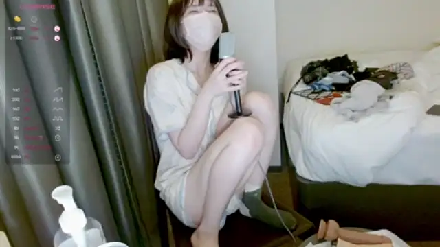 ay–Papi nude strip on webcam for live sex video chat