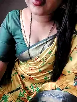 hot-friendly-girl nude strip on webcam for live sex video chat