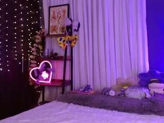 Laralittle nude before cam – Live Sex Chat