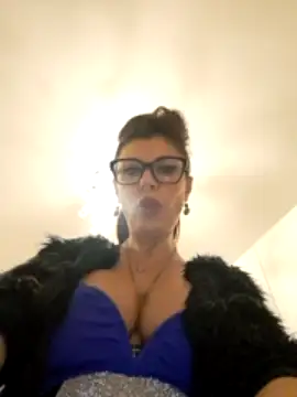 Lunadea41 nude strip on webcam for live sex video chat