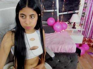 Lunitaa18 nude before cam – Live Sex Chat