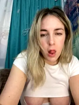 MommmyYummy nude strip on webcam for live sex video chat