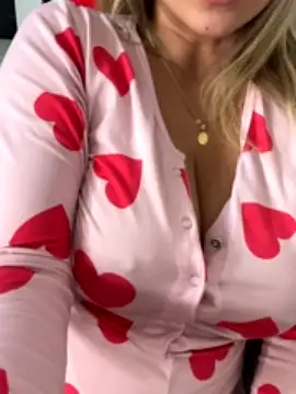 Orianazoe nude strip on webcam for live sex video chat