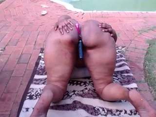 Royal Ass nude before cam – Live Sex Chat