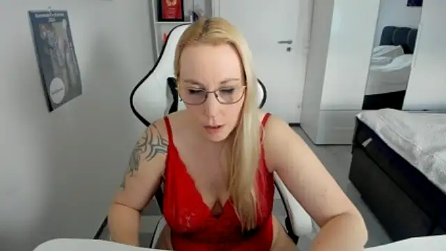 Sally_Secret nude strip on webcam for live sex video chat