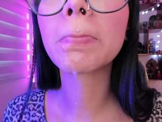 Alice-rausing nude before cam – Live Sex Chat